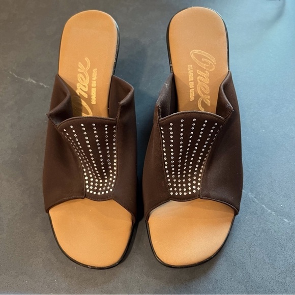 Onex sz 6 brown stretchy mules with crystal bling design - Picture 10 of 16